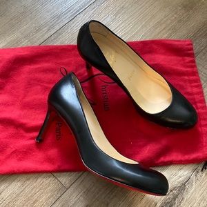 Christian Louboutin classic black heel pump 37 7